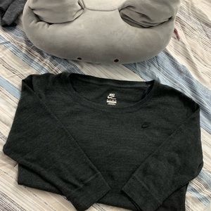 Nike 3/4 sleeve pull over sweater